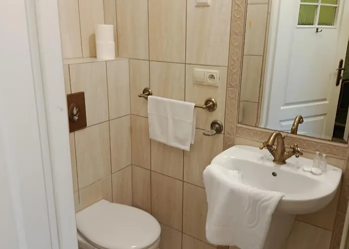 Park מלון אוסטראון